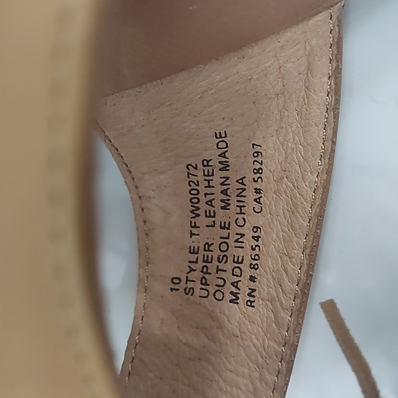 Tommy Bahama Palrinna Wedge Sandals - Picture 14 of 14